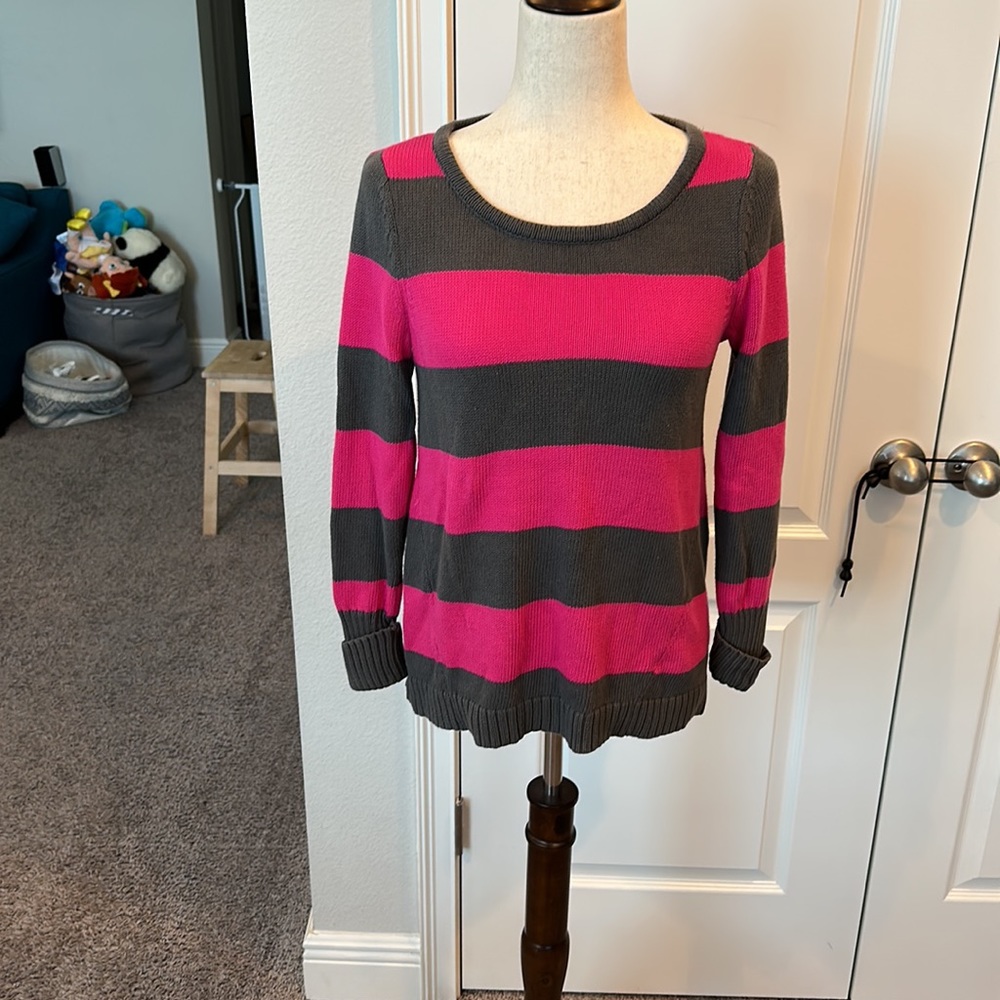Gap gray and pink striped sweater!